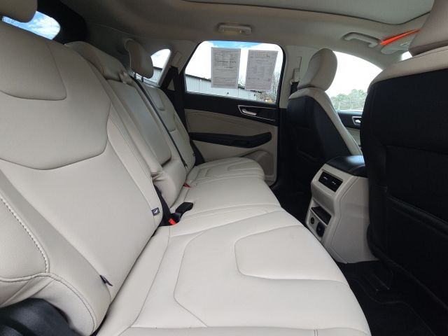 2022 Ford Edge Titanium:168337A