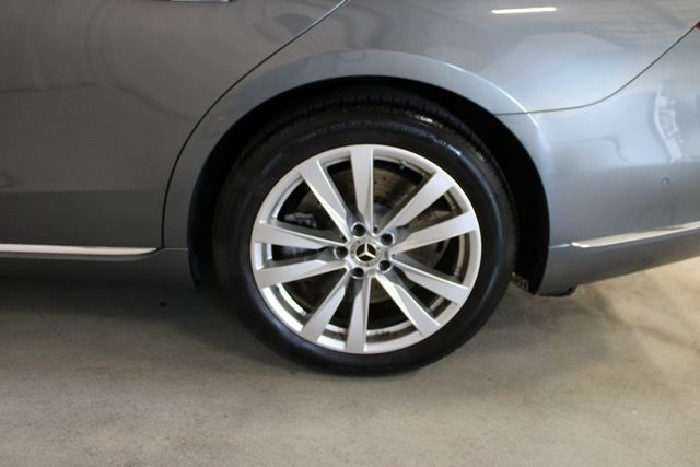 Certified Used 2022 Gray Mercedes-Benz S 500 image 37