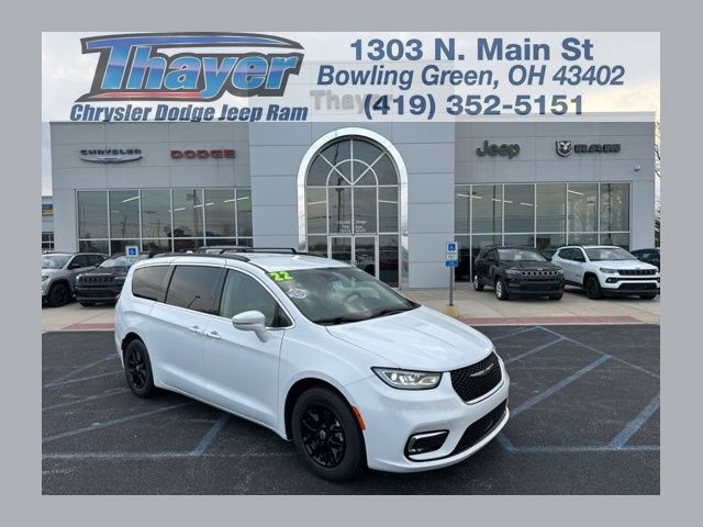 used 2022 Chrysler Pacifica Touring L 4D Passenger Van