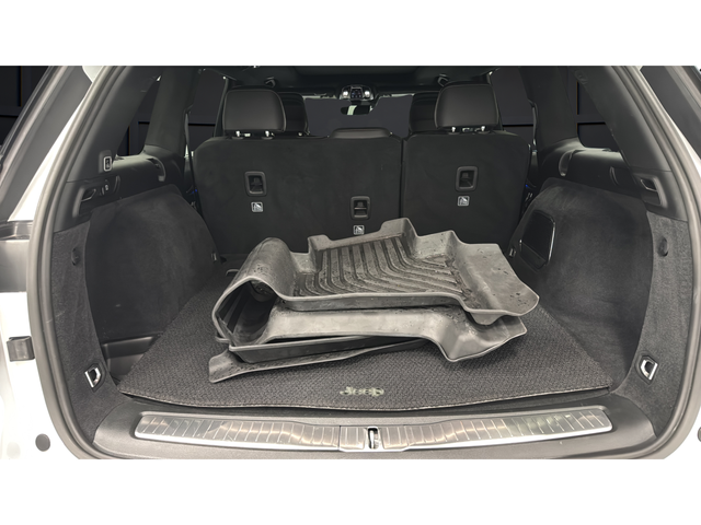 Used 2024 Silver Zynith Jeep Summit Reserve image 27