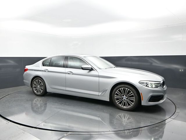 2019 BMW 5 Series 530i xDrive Sedan's photo