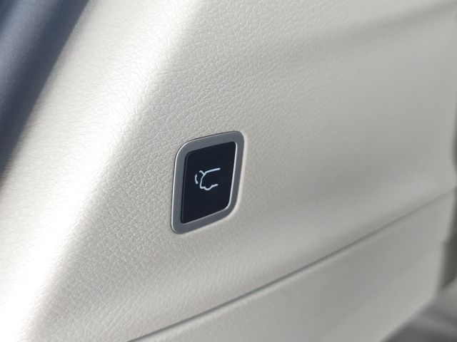 2024 Chrysler Pacifica Limited:B02071