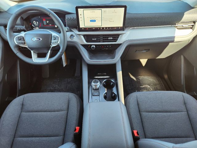 2025 Ford Explorer Active photo