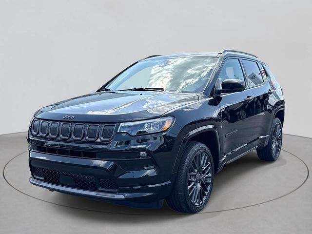 Diamond Black Crystal Pearlcoat 2022 Jeep Compass SUV / Crossover Four-Wheel Drive 9-Speed Automatic