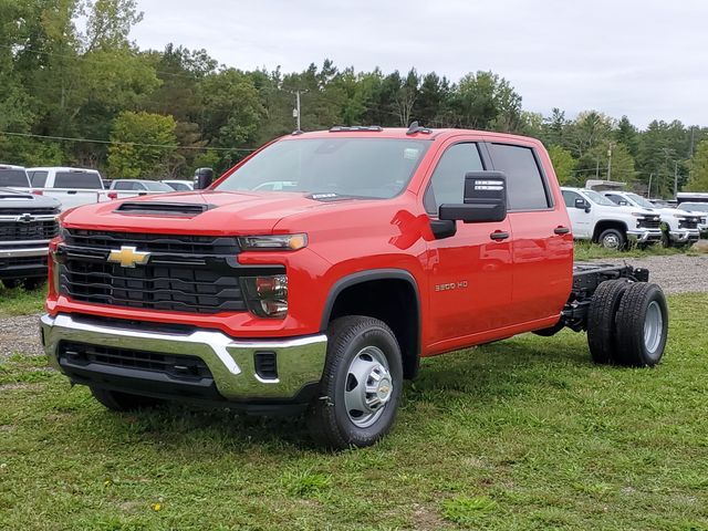 New 2026 Chevrolet Silverado 3500 - photo 2