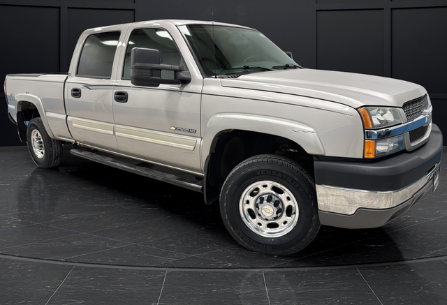2004 Chevrolet Silverado 2500HD LS Crew Cab 4WD