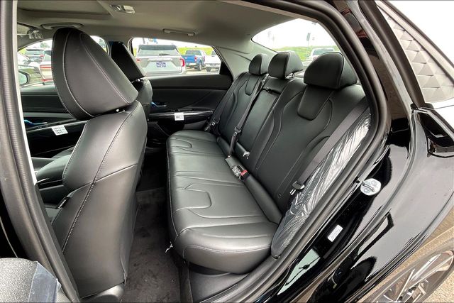 2024 Hyundai Elantra Hybrid Limited photo