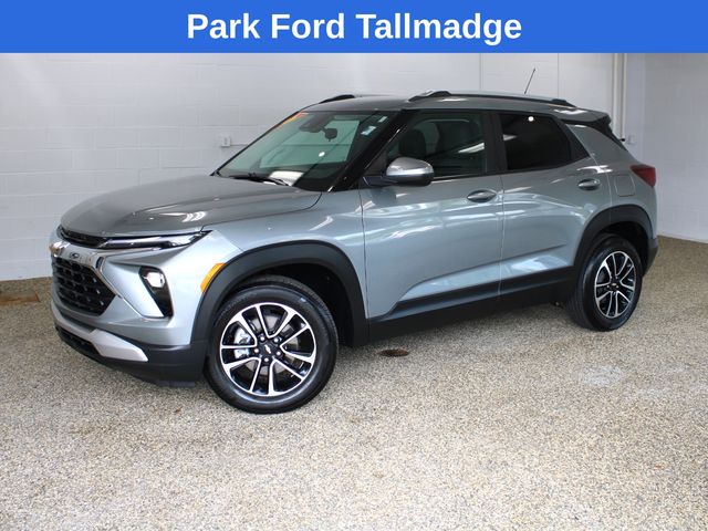 Sterling Gray Metallic 2025 Chevrolet Trailblazer SUV / Crossover Four-Wheel Drive 9-Speed Automatic