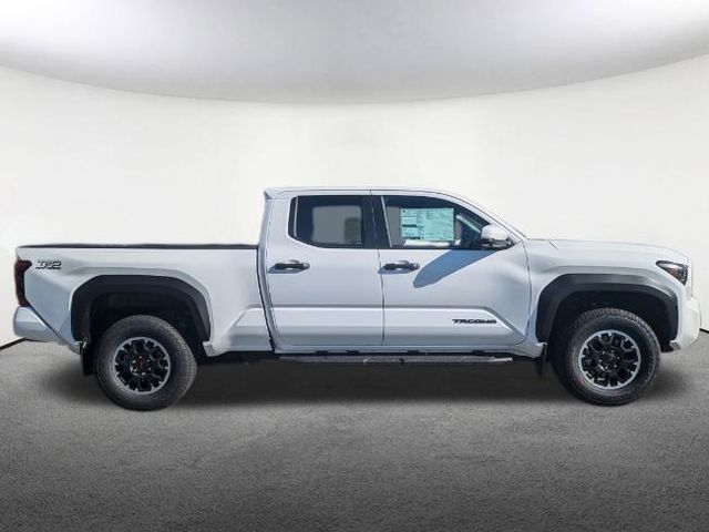 2024 Toyota Tacoma TRD Off-Road 3