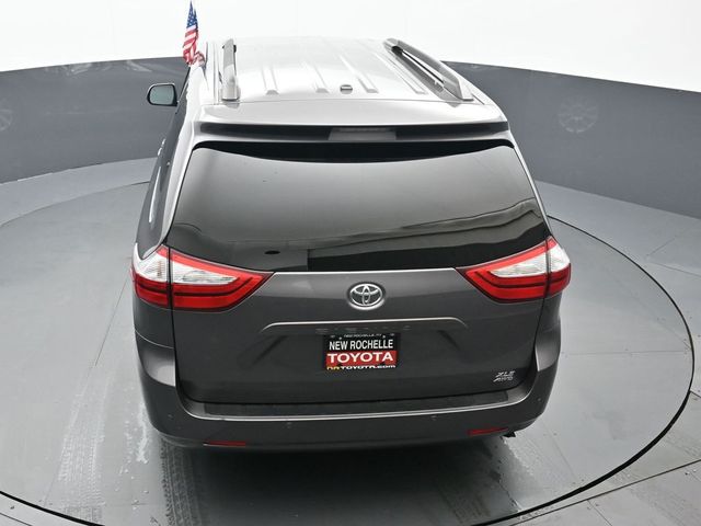 2017 Toyota Sienna XLE 42