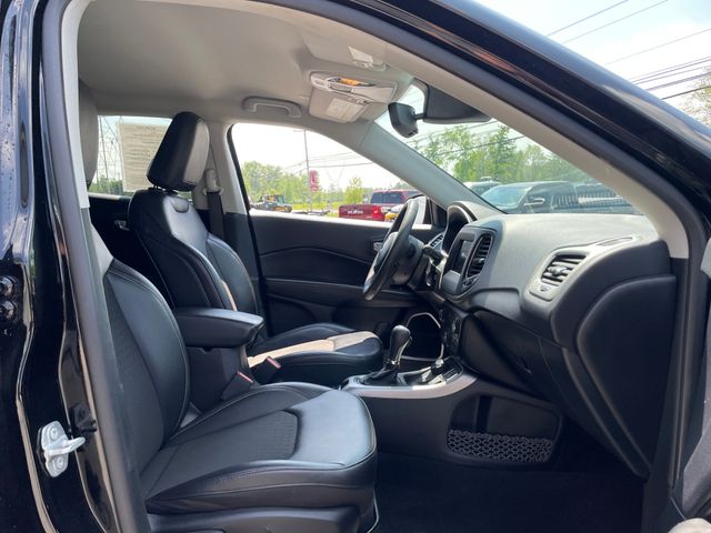 2021 Jeep Compass Latitude - Diamond Black exterior view 16