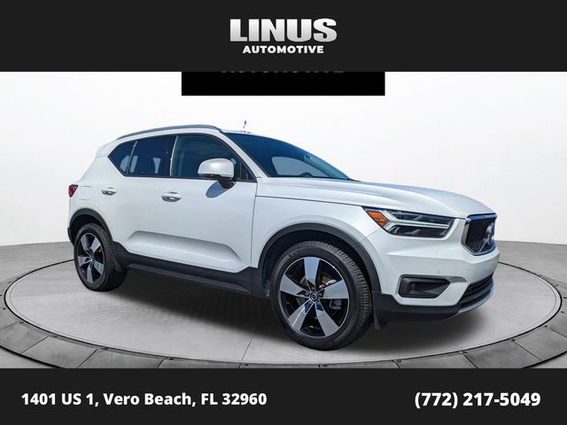 2021 Volvo XC40 T5 Momentum AWD