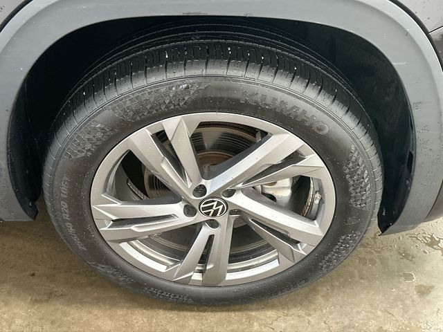 2024 Volkswagen Atlas Cross Sport 2.0T SEL R-Line Black at Rafferty Subaru