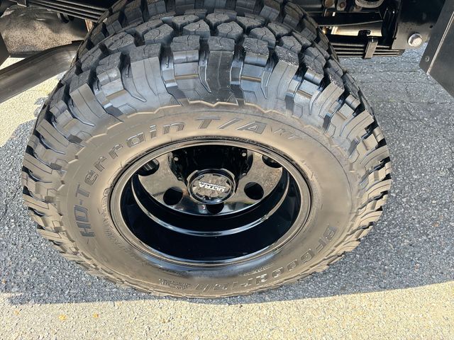 New 2025 Avalanche Ford F-350® XLT image 5