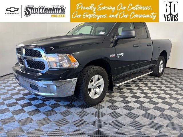 Brilliant Black Crystal Pearlcoat 2018 RAM 1500 Pickup Truck Four-Wheel Drive 8-Speed Automatic