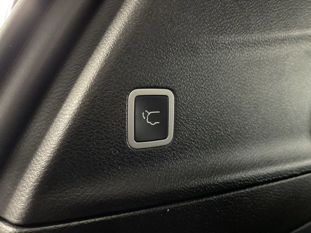 2025 Chrysler Pacifica Select photo