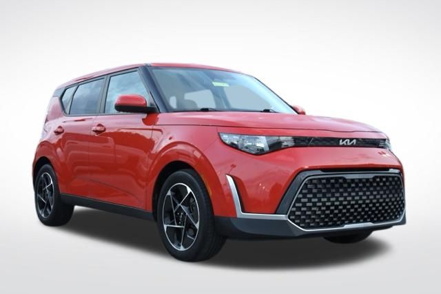 Inferno Red 2024 Kia Soul SUV / Crossover Front-Wheel Drive Continuously Variable Transmission