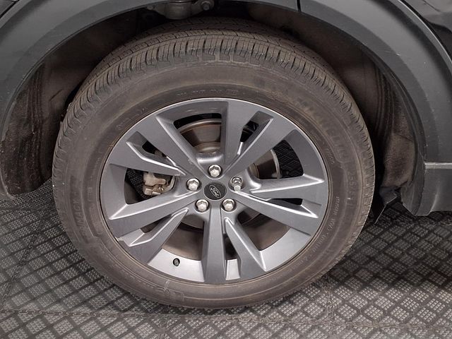 2023 Ford Explorer - Image 11