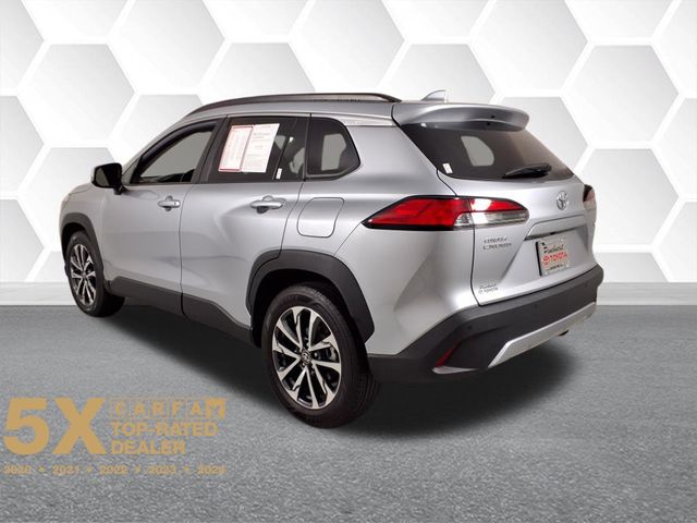 2022 Toyota Corolla Cross XLE photo