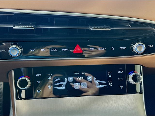 Thumbnail: 2026 Genesis GV70 - 14