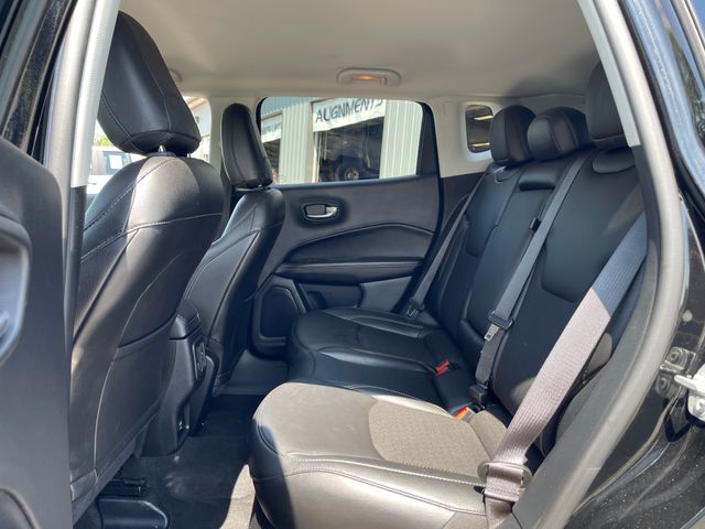 2021 Jeep Compass Latitude - Diamond Black exterior view 12