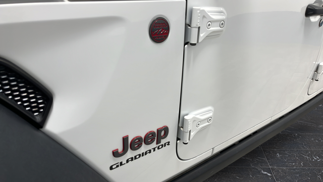 Used 2021 Bright White Clearcoat Jeep Rubicon image 38
