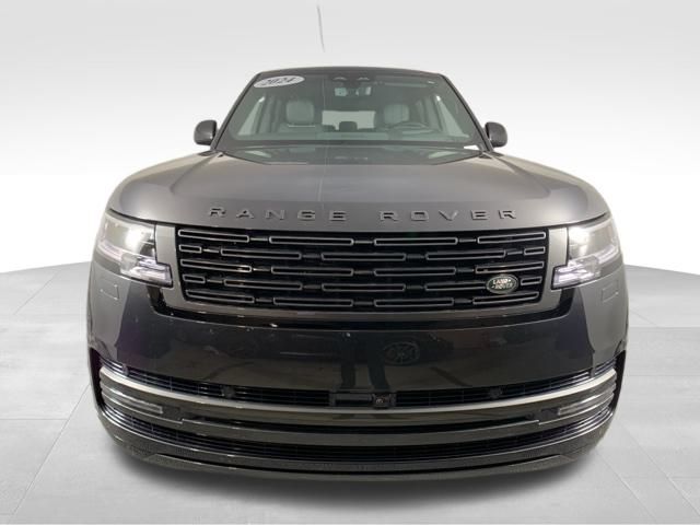 2024 Land Rover Range Rover SE 10