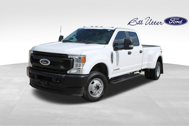 Oxford White 2022 Ford F-350 Super Duty XL Crew Cab LB DRW 4WD Pickup Truck Four-Wheel Drive Automatic