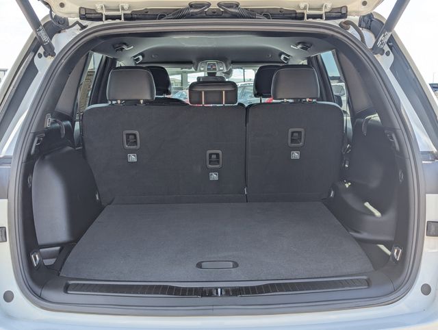 Used 2024 White Jeep Altitude image 27