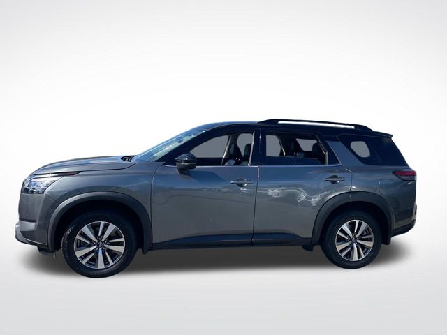 2022 Nissan Pathfinder SL 2