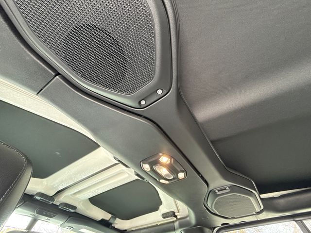 Used 2022 Gray Jeep Rubicon image 14