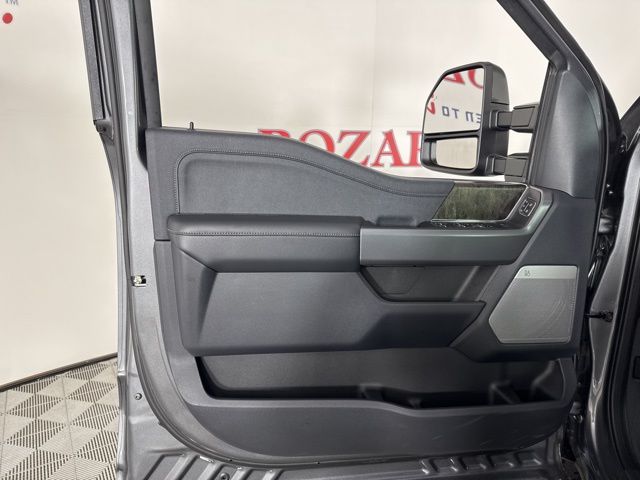2025 Carbonized Gray Metallic Ford Super Duty F-250 SRW Lariat 4X4 Truck