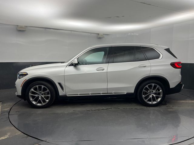 2023 White Metallic BMW X5 sDrive40i RWD SUV