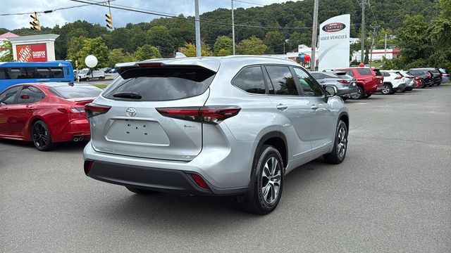 Used 2025 Toyota Highlander Hybrid SUV