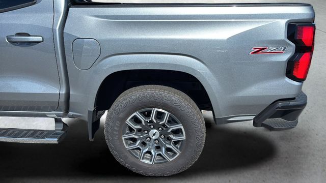 Used 2024 Gray Chevrolet Z71 image 32