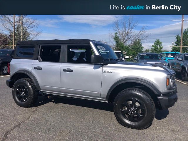 Iconic Silver Metallic 2021 Ford Bronco SUV / Crossover Four-Wheel Drive Automatic