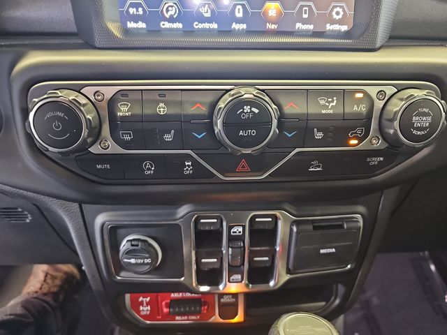 Used 2022 Black Jeep Mojave image 25