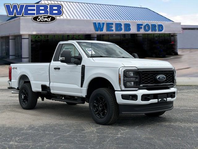Oxford White 2026 Ford F-250 Super Duty Pickup Truck Four-Wheel Drive Automatic