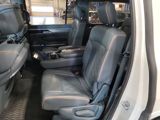 2022 Luxury White Pearlcoat Jeep Grand Wagoneer Series III 4X4 SUV