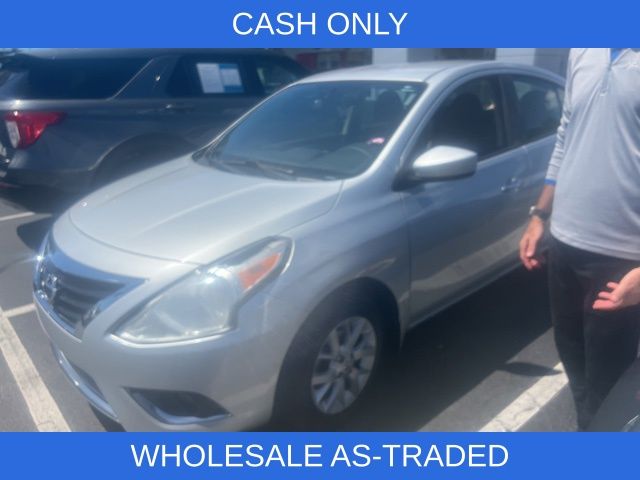 2017 Brilliant Silver Metallic Nissan Versa 1.6 SV FWD Sedan