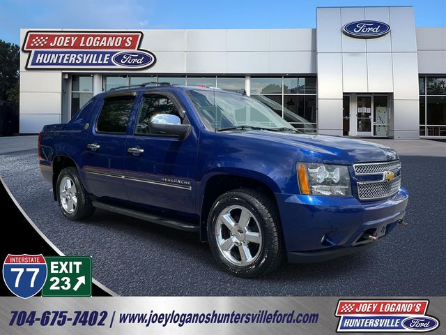  2013 Chevrolet Avalanche LTZ Black Diamond Edition 4WD   