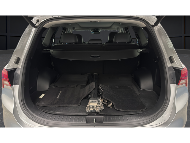 Used 2022 Shimmering Silver Pearl Hyundai SEL image 26