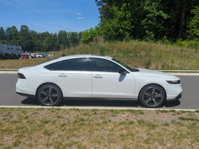Used 2026 White Honda SE image 14