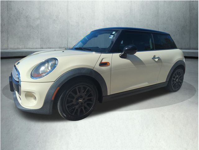 Pepper White 2015 MINI Cooper Hatchback Front-Wheel Drive 6-Speed Automatic