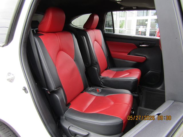 used 2023 Toyota Highlander car, priced at $37,999