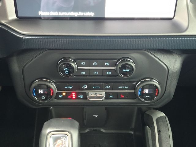 2023 Ford Bronco Big Bend:B02033