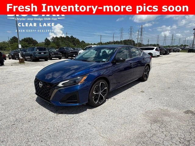 2024 Nissan Altima 2.5 SR Blue at Durrett Motor Company