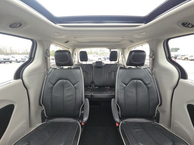 2024 Chrysler Pacifica Limited:B02071