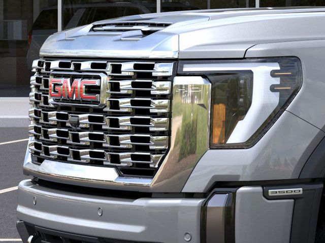 2025 GMC Sierra 3500HD Denali 13