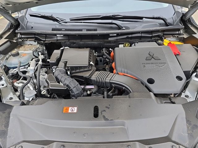 New 2025 Silver Mitsubishi SEL image 28